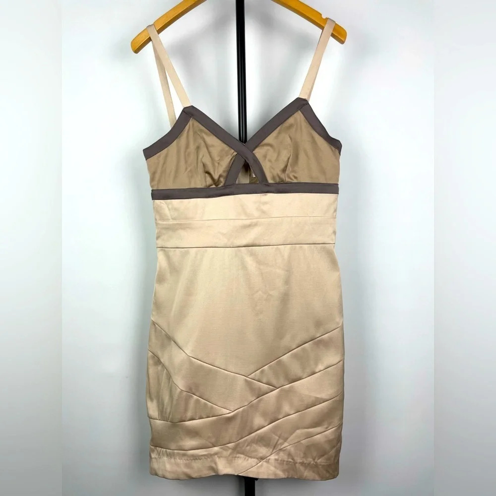 Romeo + Juliet Couture Tan‎ Satin Bodycon Mini Dress